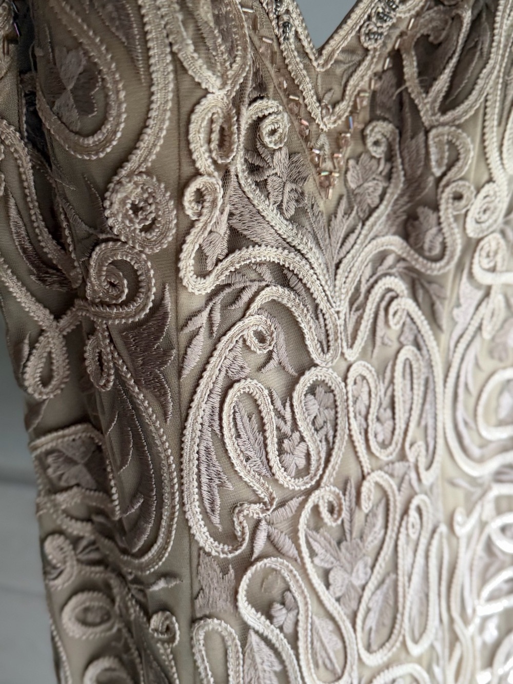 Sue Wong Blush Nude Embroidered V-Neck Cocktail Dress - Picture 3 of 4